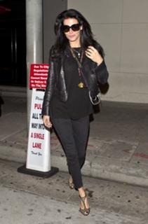 Angie Harmon feet photo thumbnail