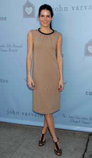 Angie Harmon feet photo thumbnail