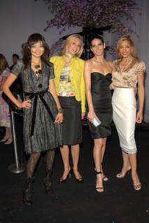 Angie Harmon feet photo thumbnail