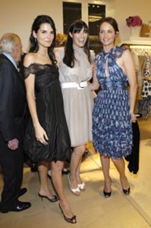 Angie Harmon feet photo thumbnail