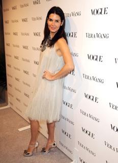 Angie Harmon feet photo thumbnail