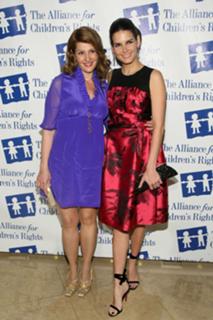 Angie Harmon feet photo thumbnail
