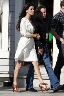 Angie Harmon feet photo thumbnail