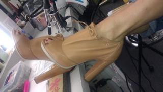 Angie Harmon feet photo thumbnail