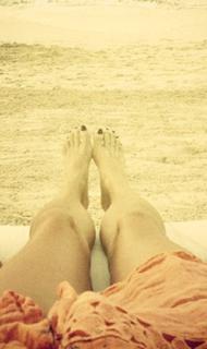 Angie Harmon feet photo thumbnail