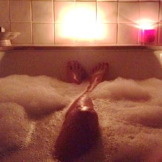 Angie Harmon feet photo thumbnail