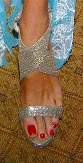 Angie Harmon feet photo thumbnail