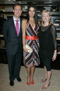 Angie Harmon feet photo thumbnail