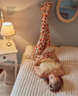 Angourie Rice feet photo thumbnail