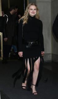 Angourie Rice feet photo thumbnail
