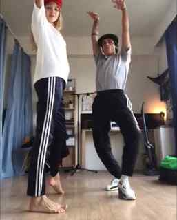 Angèle feet photo thumbnail