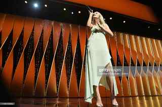 Angèle feet photo thumbnail