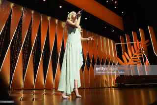 Angèle feet photo thumbnail