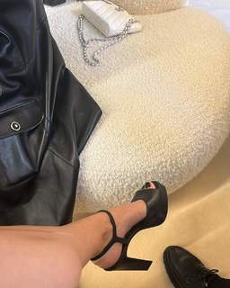 Angèle feet photo thumbnail