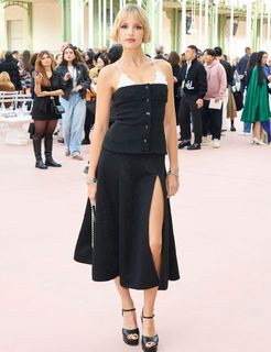 Angèle feet photo thumbnail