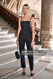 Angèle feet photo thumbnail