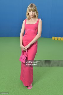 Angèle feet photo thumbnail