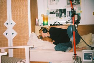 Angèle feet photo thumbnail