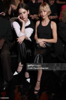 Angèle feet photo thumbnail