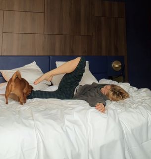 Angèle feet photo 1