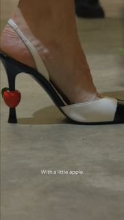 Angèle feet photo 3