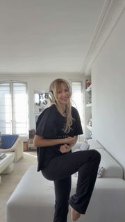 Angèle feet photo 3