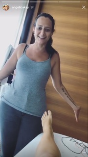 Angélica feet photo thumbnail