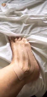 Angélica feet photo thumbnail