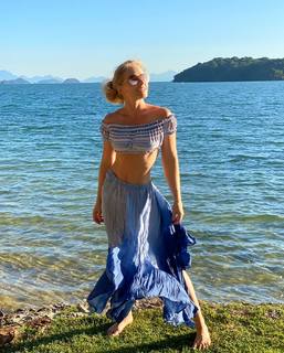 Angélica feet photo thumbnail