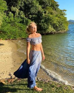 Angélica feet photo thumbnail