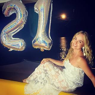 Angélica feet photo thumbnail