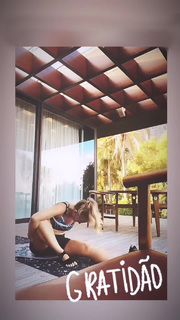 Angélica feet photo thumbnail