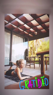 Angélica feet photo thumbnail