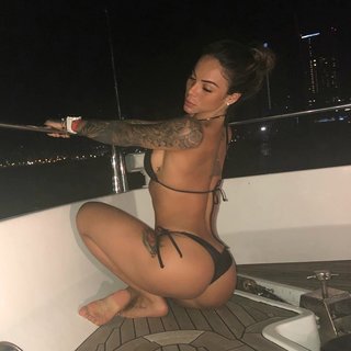 Angélica Hernandez feet photo thumbnail