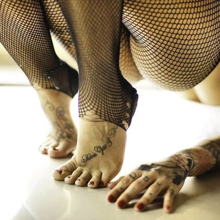 Angélica Hernandez feet photo thumbnail