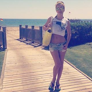 Ani Lorak feet photo thumbnail