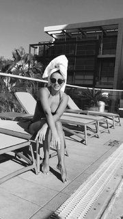 Ani Lorak feet photo thumbnail