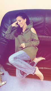 Ani Lorak feet photo thumbnail