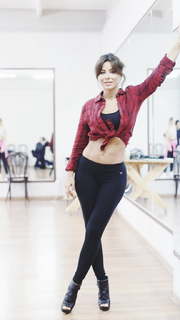 Ani Lorak feet photo thumbnail