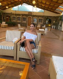 Ani Lorak feet photo thumbnail