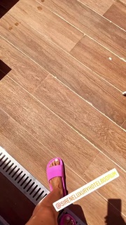 Ani Lorak feet photo thumbnail