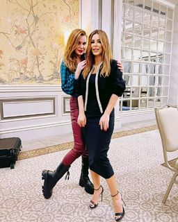 Ani Lorak feet photo thumbnail