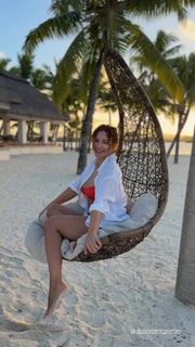 Ani Lorak feet photo 4