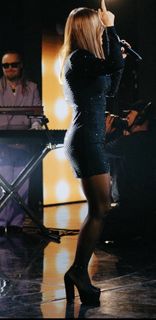 Ani Lorak feet photo 9