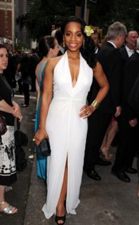 Anika Noni Rose feet photo 18