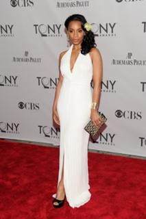 Anika Noni Rose feet photo 17