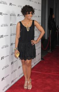 Anika Noni Rose feet photo 9
