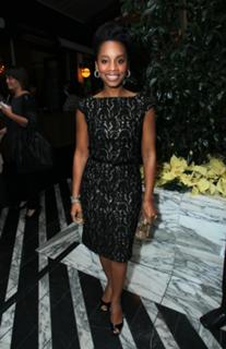 Anika Noni Rose feet photo 10