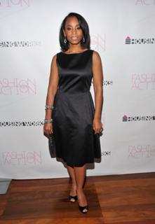 Anika Noni Rose feet photo 7