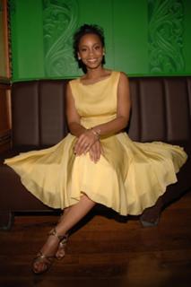 Anika Noni Rose feet photo 14